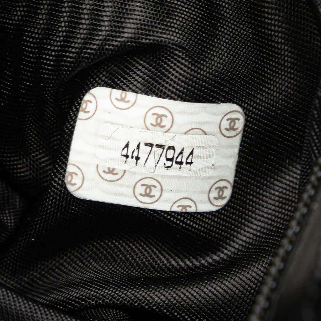 Chanel CC Caviar Cosmetic Pouch - Image 10