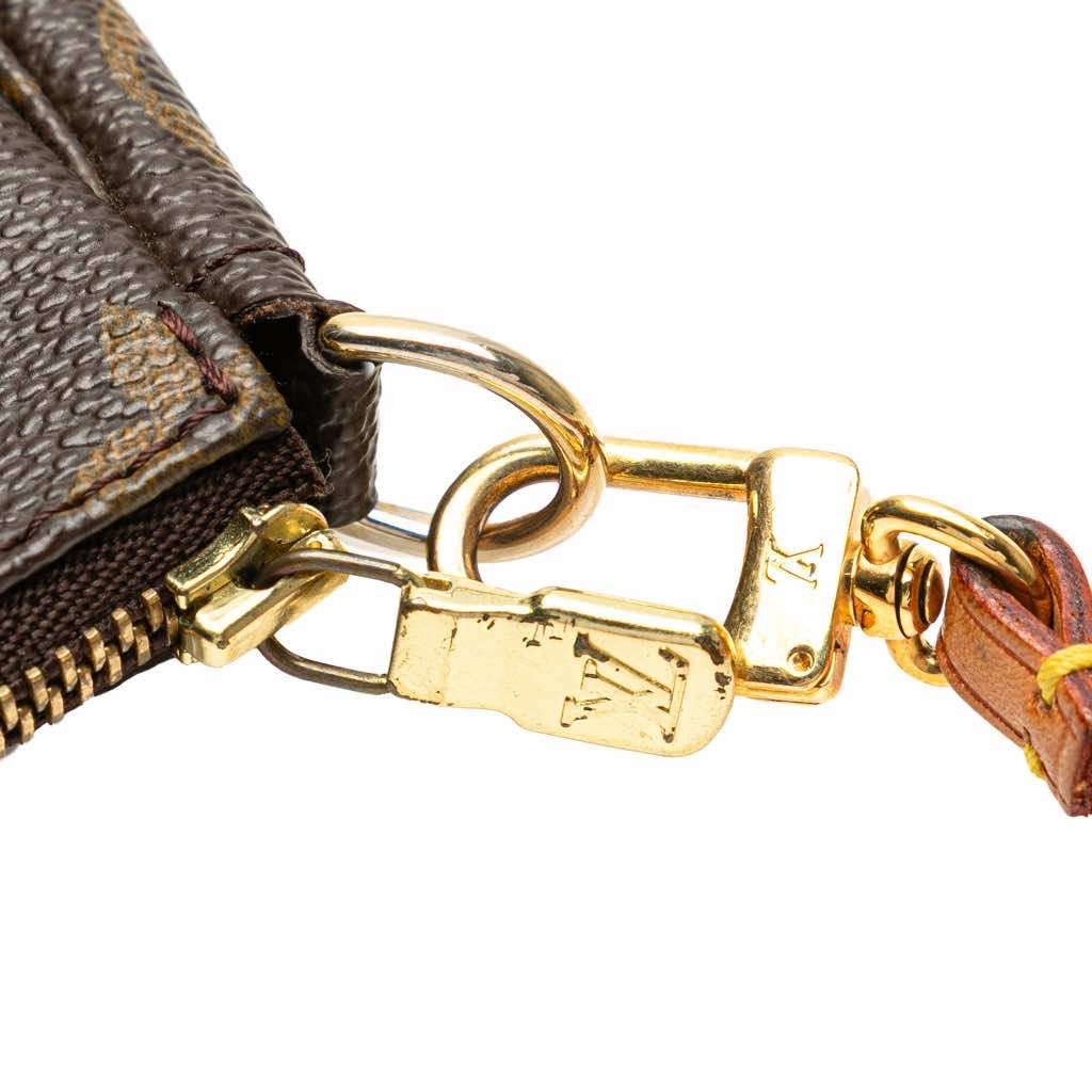 Louis Vuitton Monogram Pochette Accessoires - Detail 2