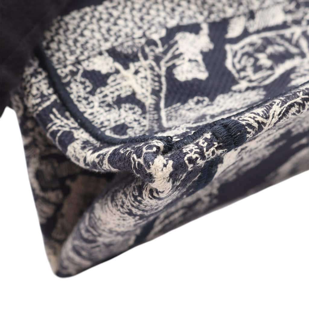 Dior Medium Canvas Embroidered Reverse Dioriviera Toile De Jouy Book Tote - 5