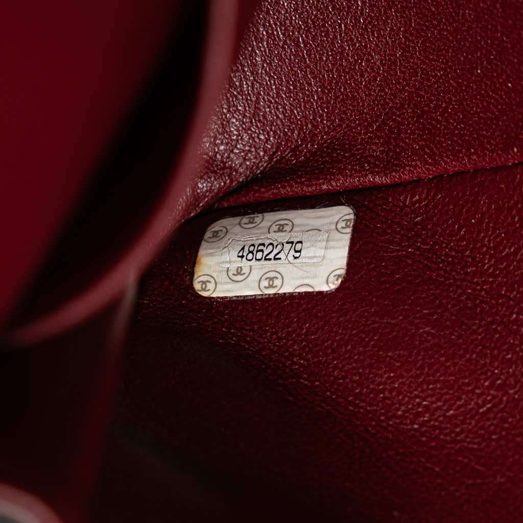 Chanel Medium Classic Lambskin Double Flap - Detail 2