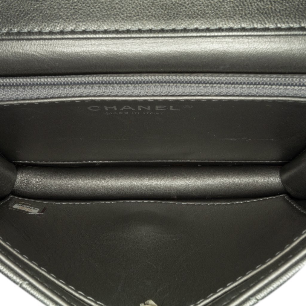 Chanel Small Metallic Goatskin Chic Pearls Flap - 4