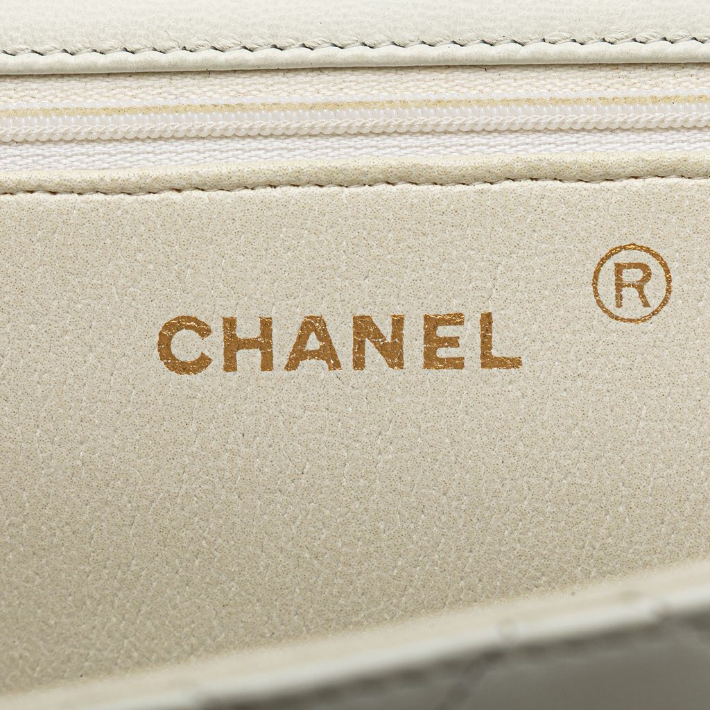 Chanel CC Quilted Lambskin Single Flap - Detail 1