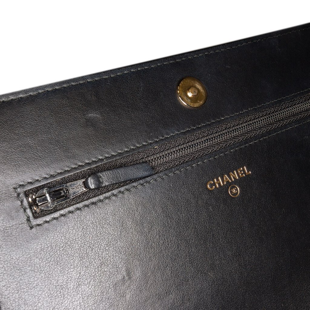 Chanel Quilted Crackled Patent Calfskin Pearl Wallet On Chain - Detail 2