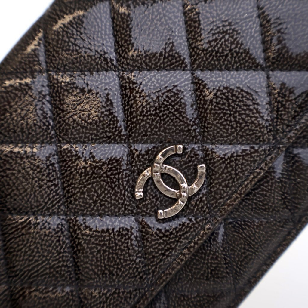 Chanel CC Quilted Shiny Crumpled Calfskin Wallet on Chain - Detail 1