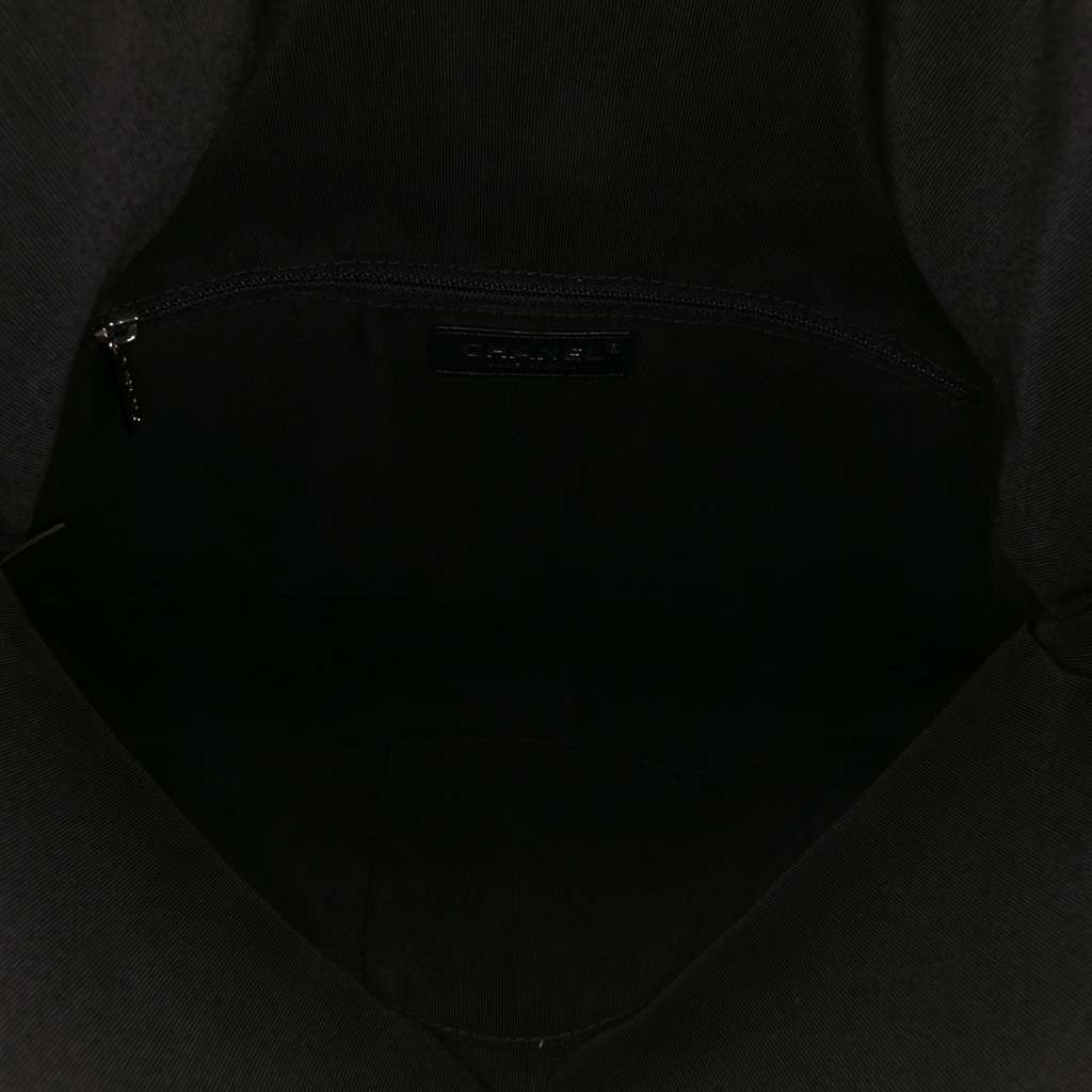 Chanel CC Quilted Lambskin Grip Clutch - 4