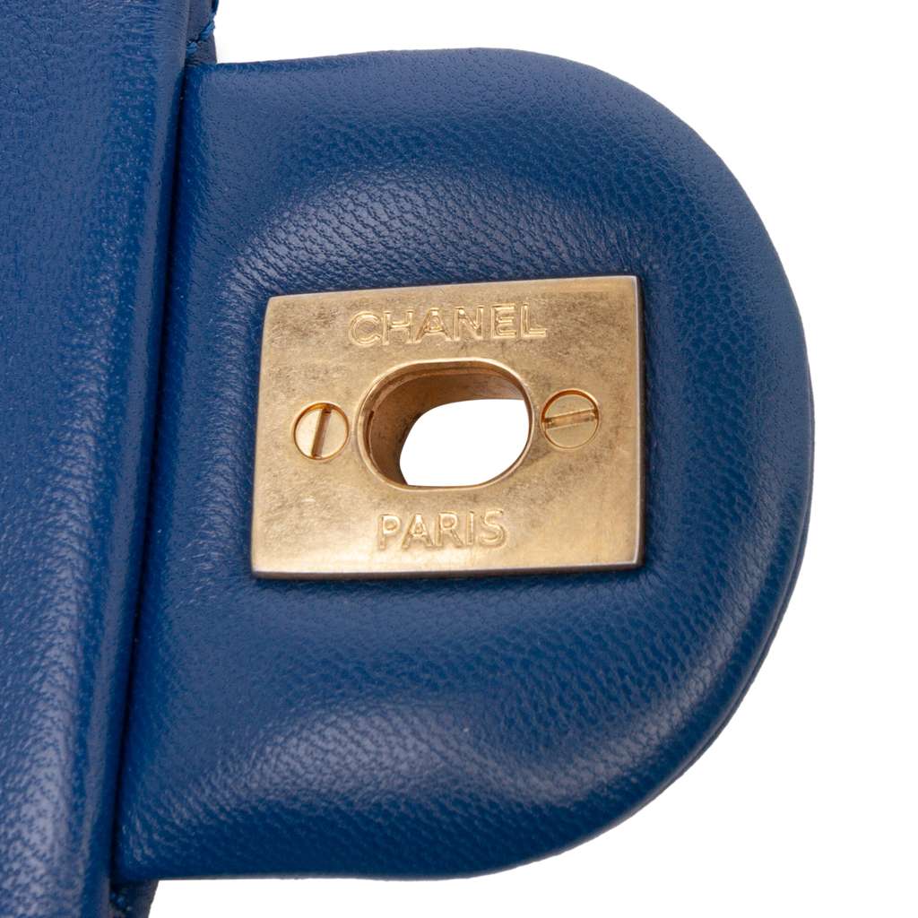 Chanel Mini Square Classic Lambskin Pearl Crush Single Flap - Detail 1