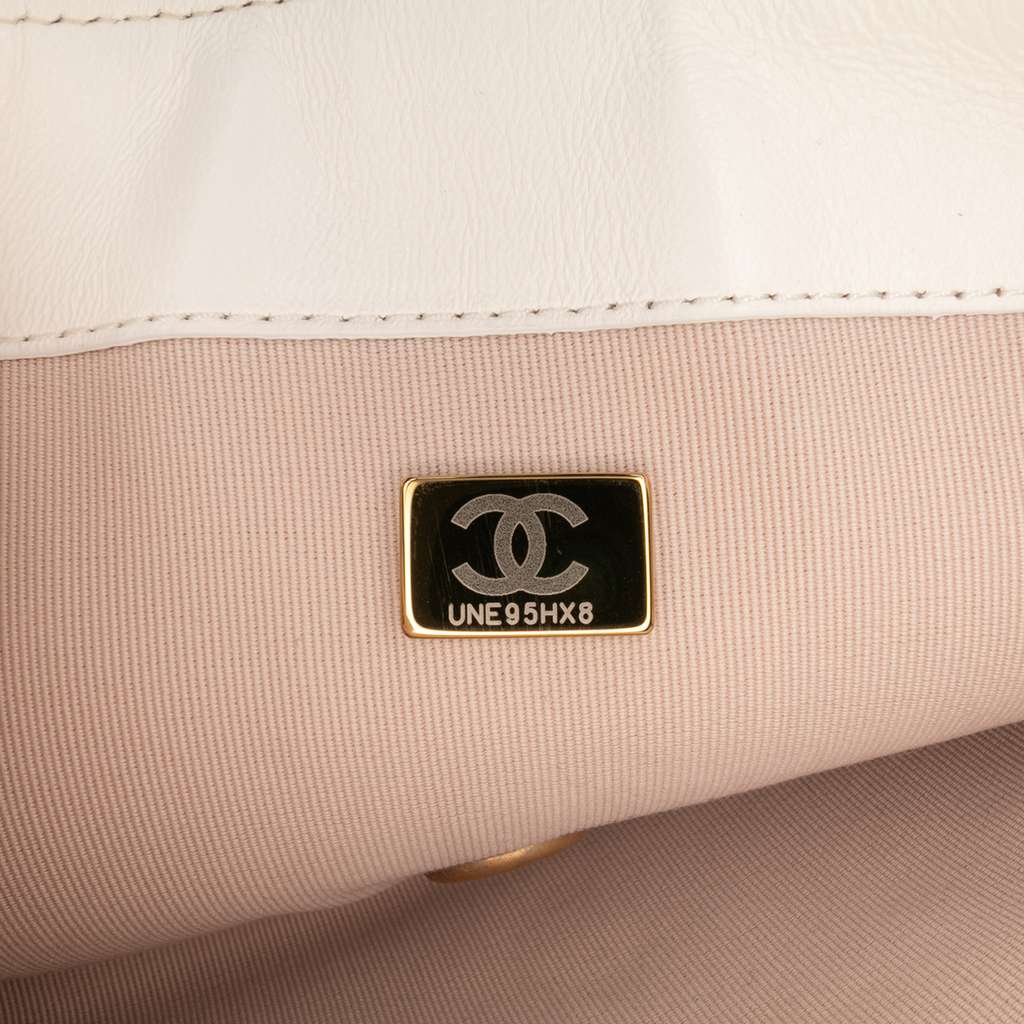 Chanel CC Quilted Aged Calfskin Accordion Flap - Detail 1