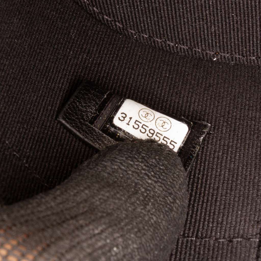 Chanel Mini Quilted Lambskin Round Vanity Case with Chain - Detail 1