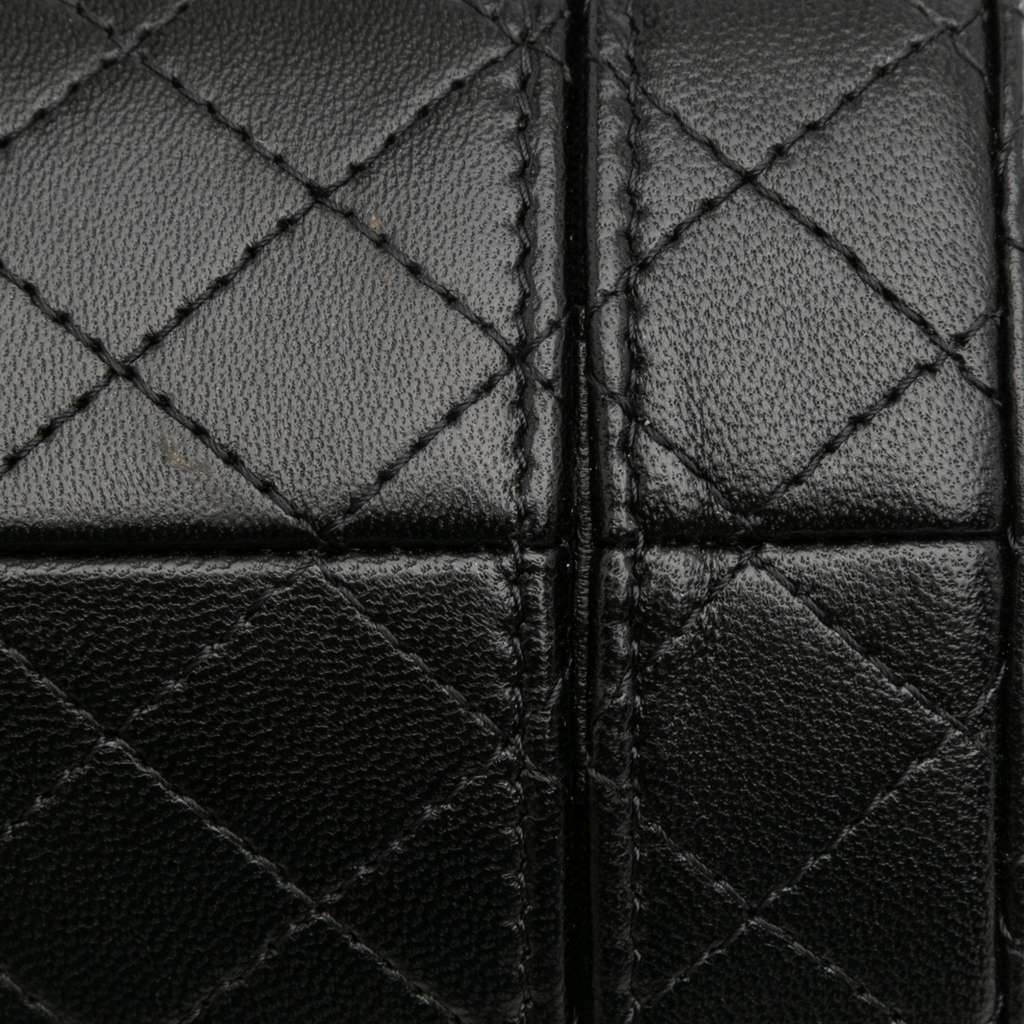Chanel Mini Quilted Lambskin Round Vanity Case with Chain - Image 11