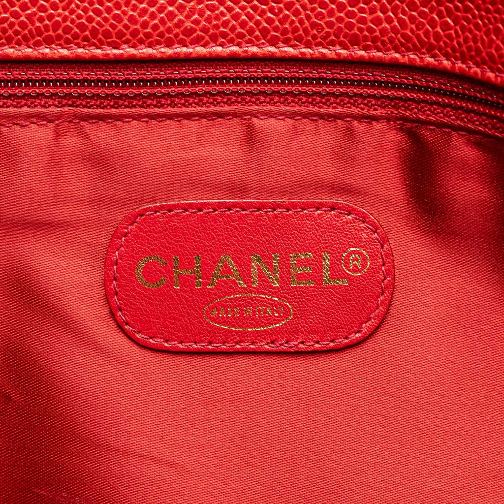 Chanel CC Caviar Chain Tote - Side view