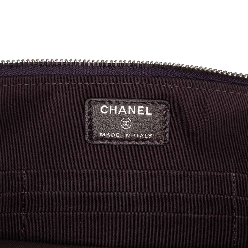 Chanel CC Quilted Lambskin Double Zip Clutch - Detail 1