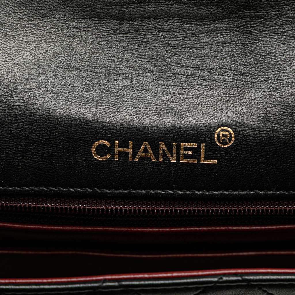 Chanel Mini Square Classic Lambskin Single Flap - Detail 2
