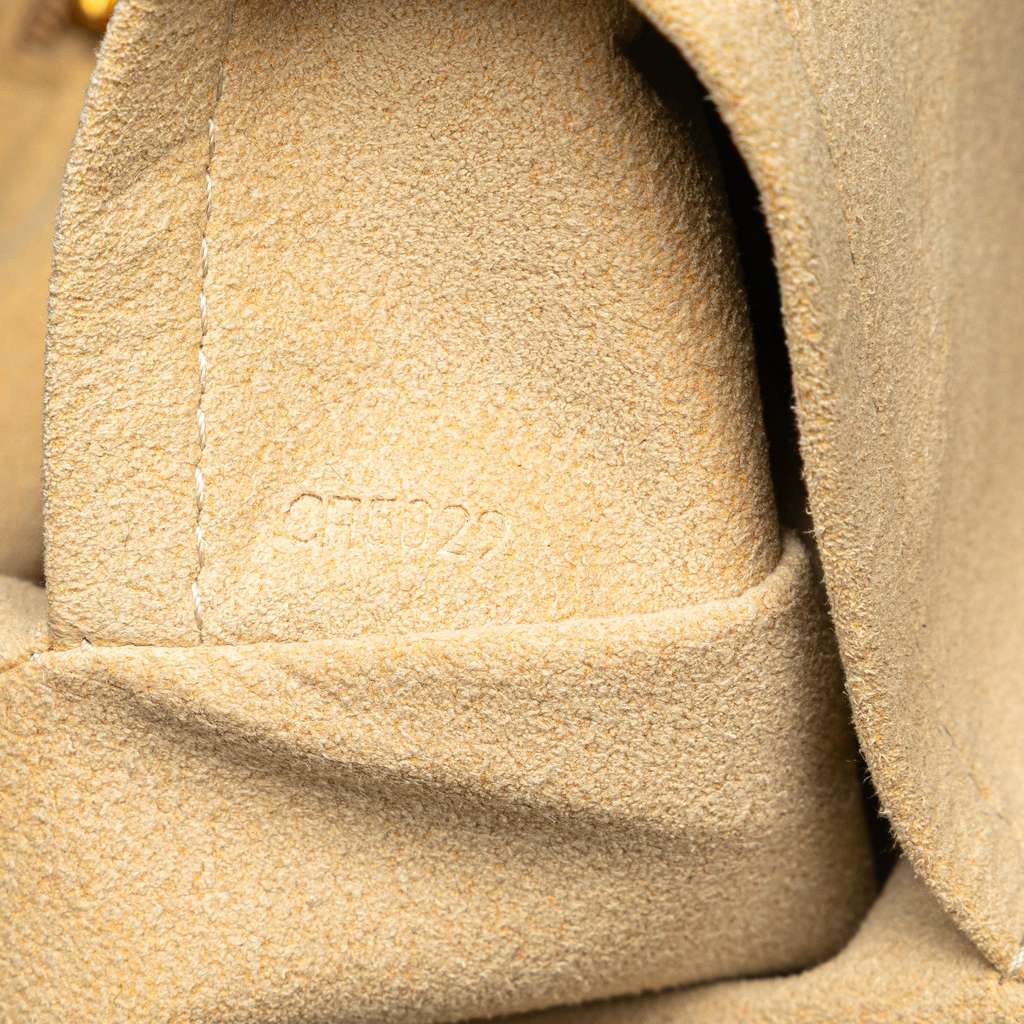 Louis Vuitton Monogram Artsy GM - Image 10