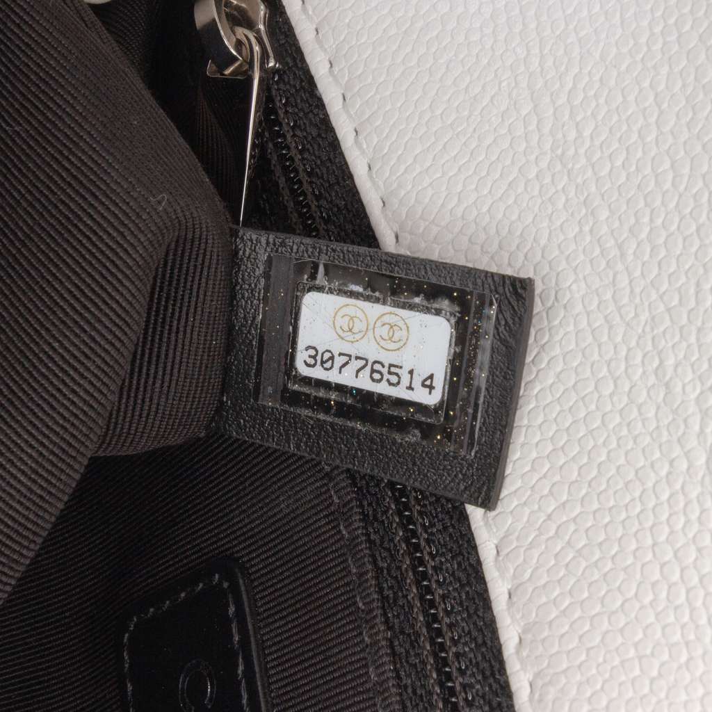 Chanel Small Quilted Caviar My Everything Flap - Detail 1