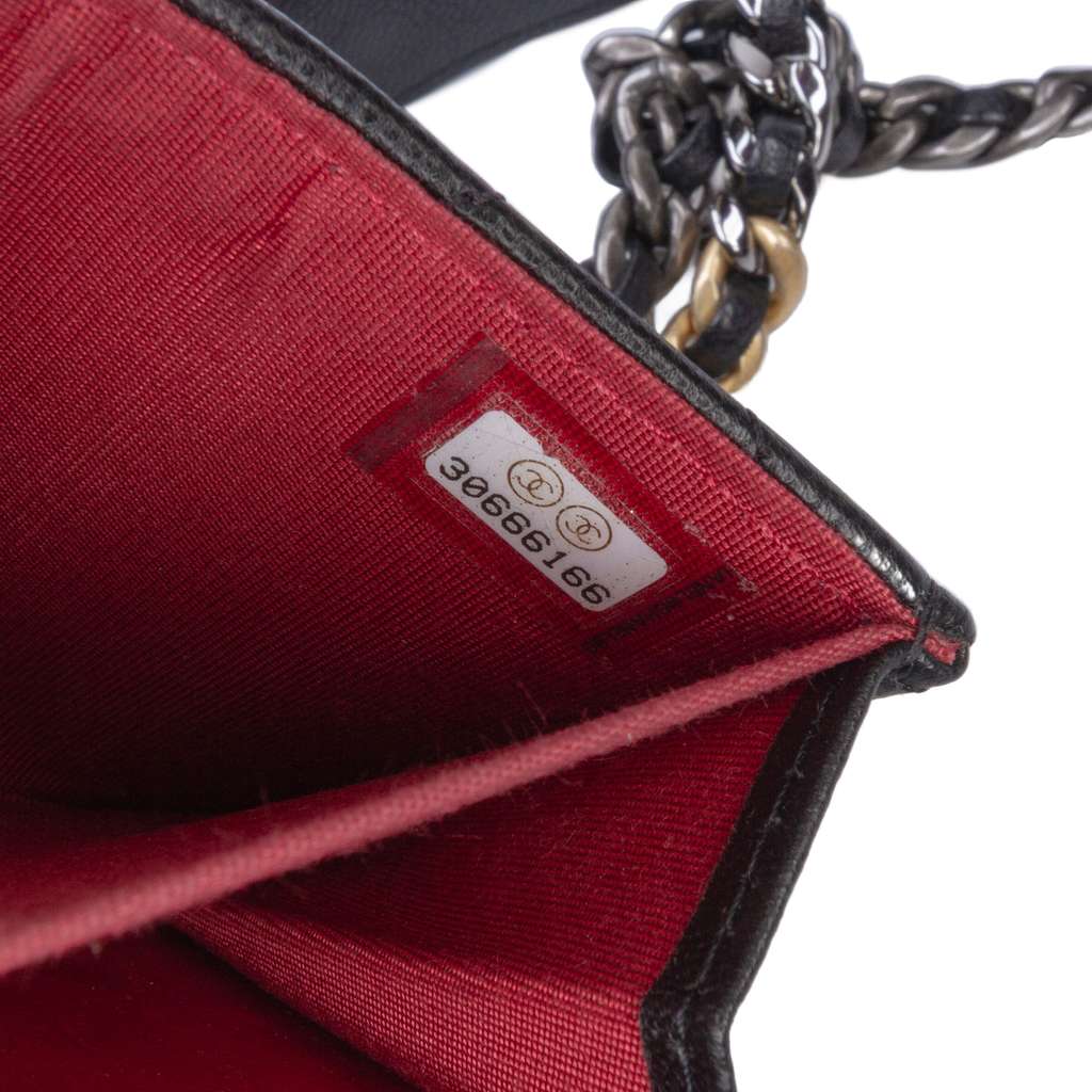 Chanel Lambskin 19 Flap Coin Purse With Chain - Detail 1