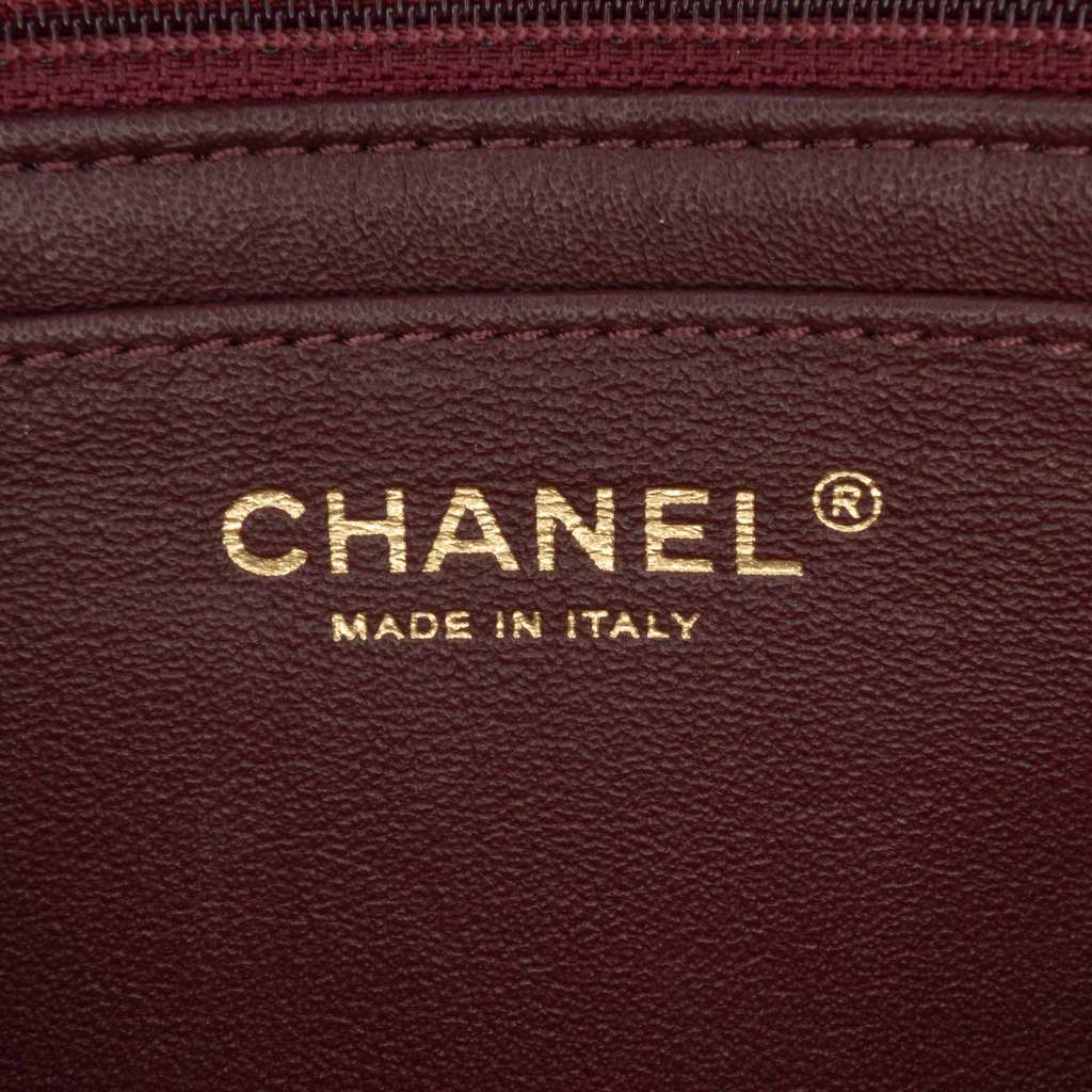 Chanel Diagonal Quilted Lambskin CC Signature Flap - Detail 1