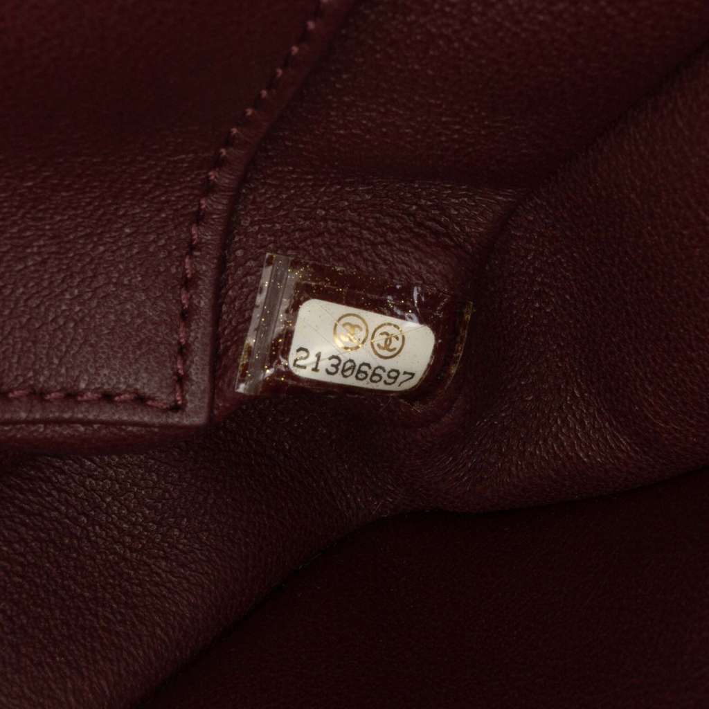 Chanel Diagonal Quilted Lambskin CC Signature Flap - Detail 2