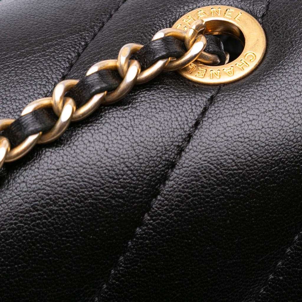 Chanel Diagonal Quilted Lambskin CC Signature Flap - Image 11