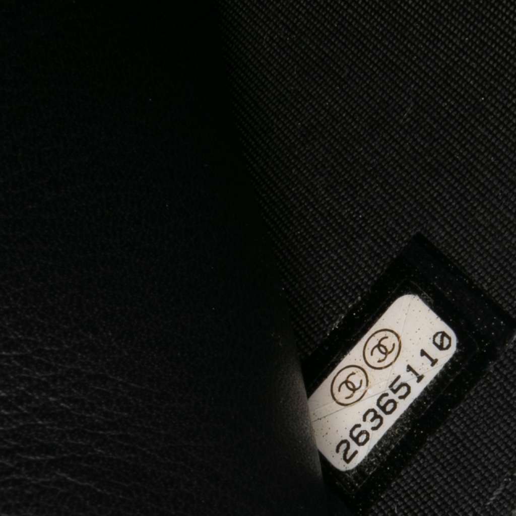 Chanel Quilted Lambskin Boy Wallet On Chain - Detail 1