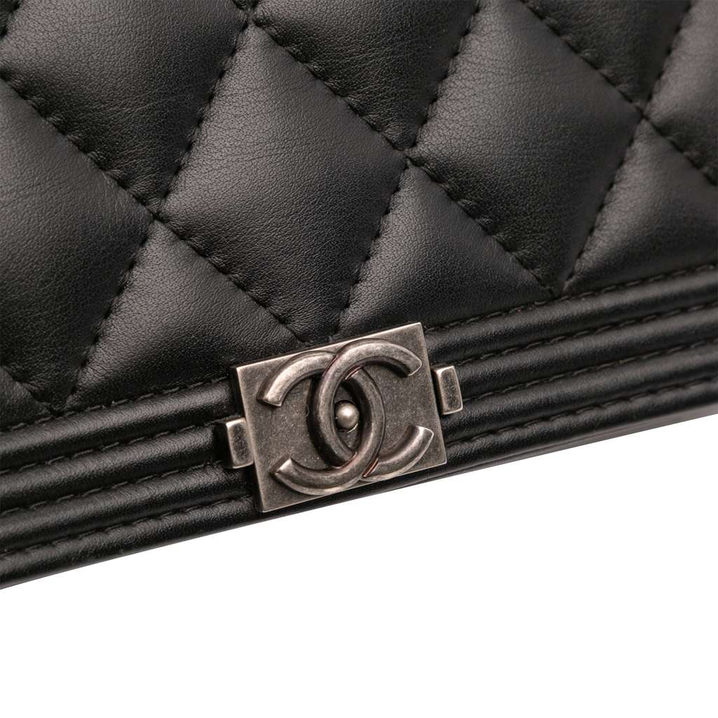 Chanel Quilted Lambskin Boy Wallet On Chain - Detail 2