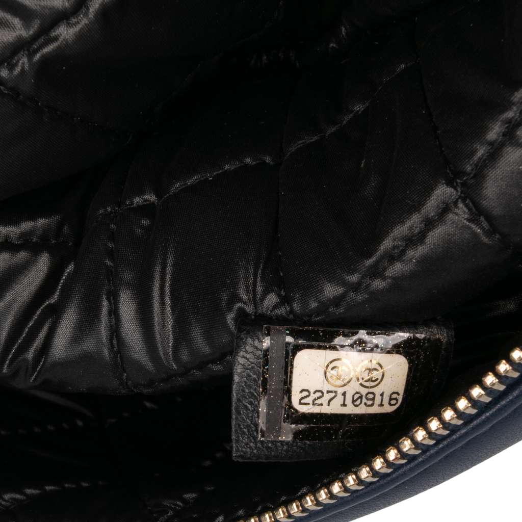 Chanel Large Bicolor Quilted Leather Pearl O Case Clutch - Image 10