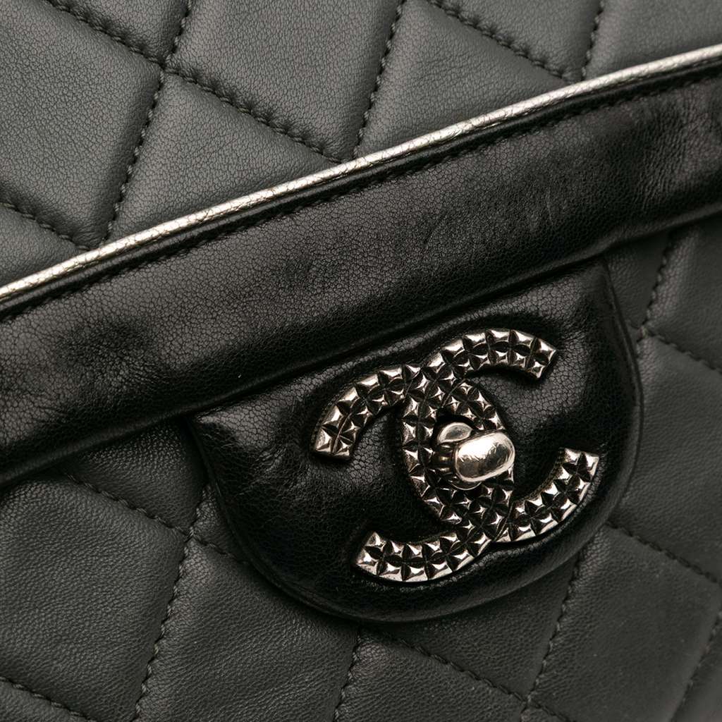 Chanel Paris Salzburg Jumbo Bicolor Quilted Lambskin Tyrolean Flap - Image 11