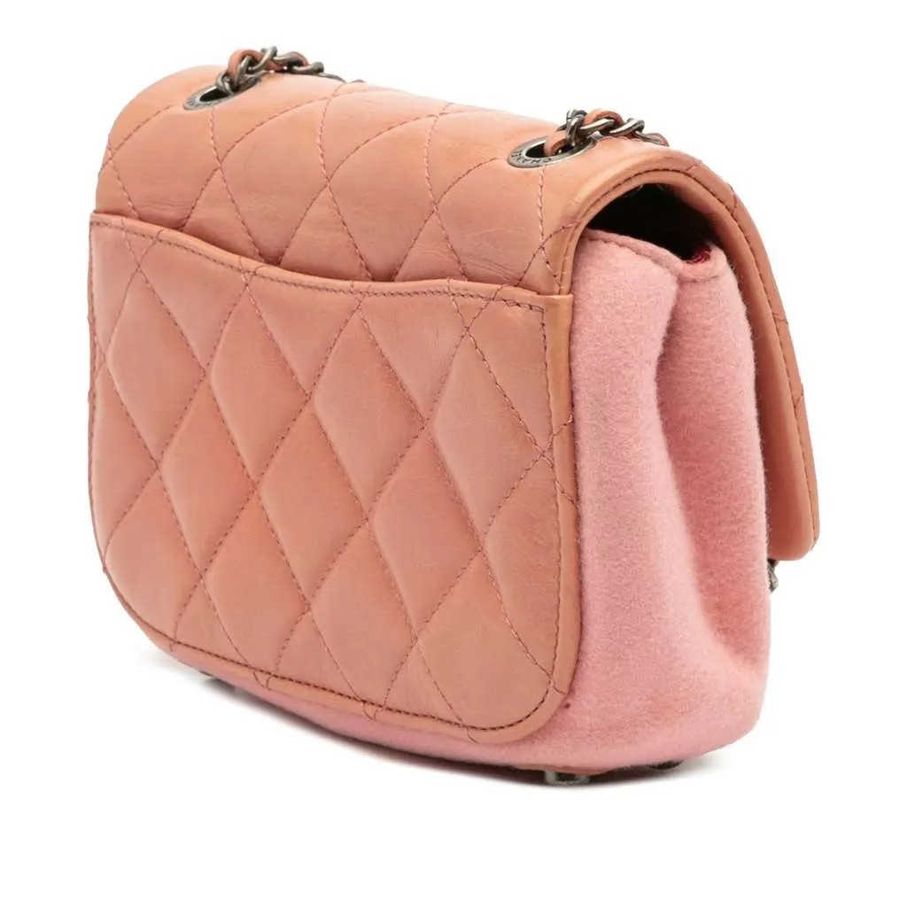 Chanel Paris Salzburg Mini Quilted Glazed Calfskin and Felt Edelweiss Flower Flap Pink Leather Very good - Back View