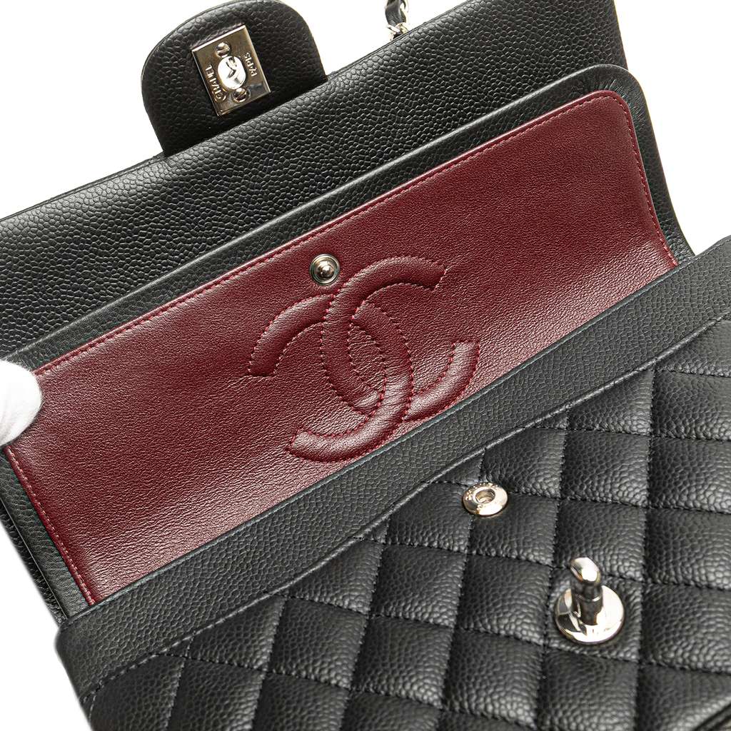 Chanel Medium Classic Caviar Double Flap - Detail 2