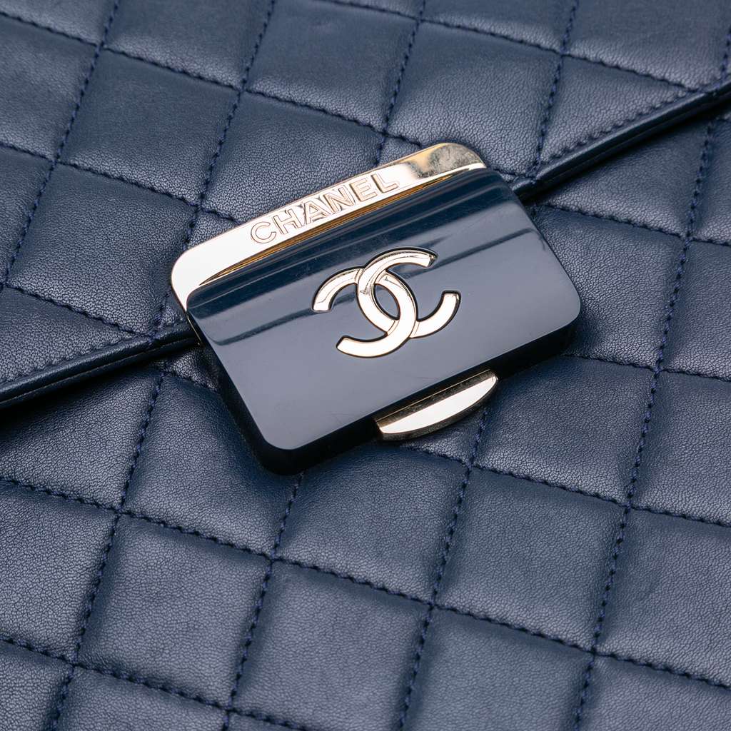 Chanel Quilted Sheepskin Beauty Lock Shopping Tote - Image 10