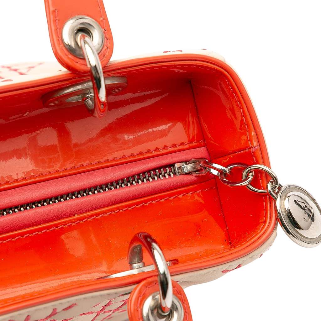 Dior Medium Lambskin Cannage Stitched Lady Dior - Detail 2