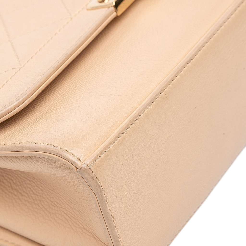 Chanel Medium Quilted Calfskin Label Click Flap - Image 11