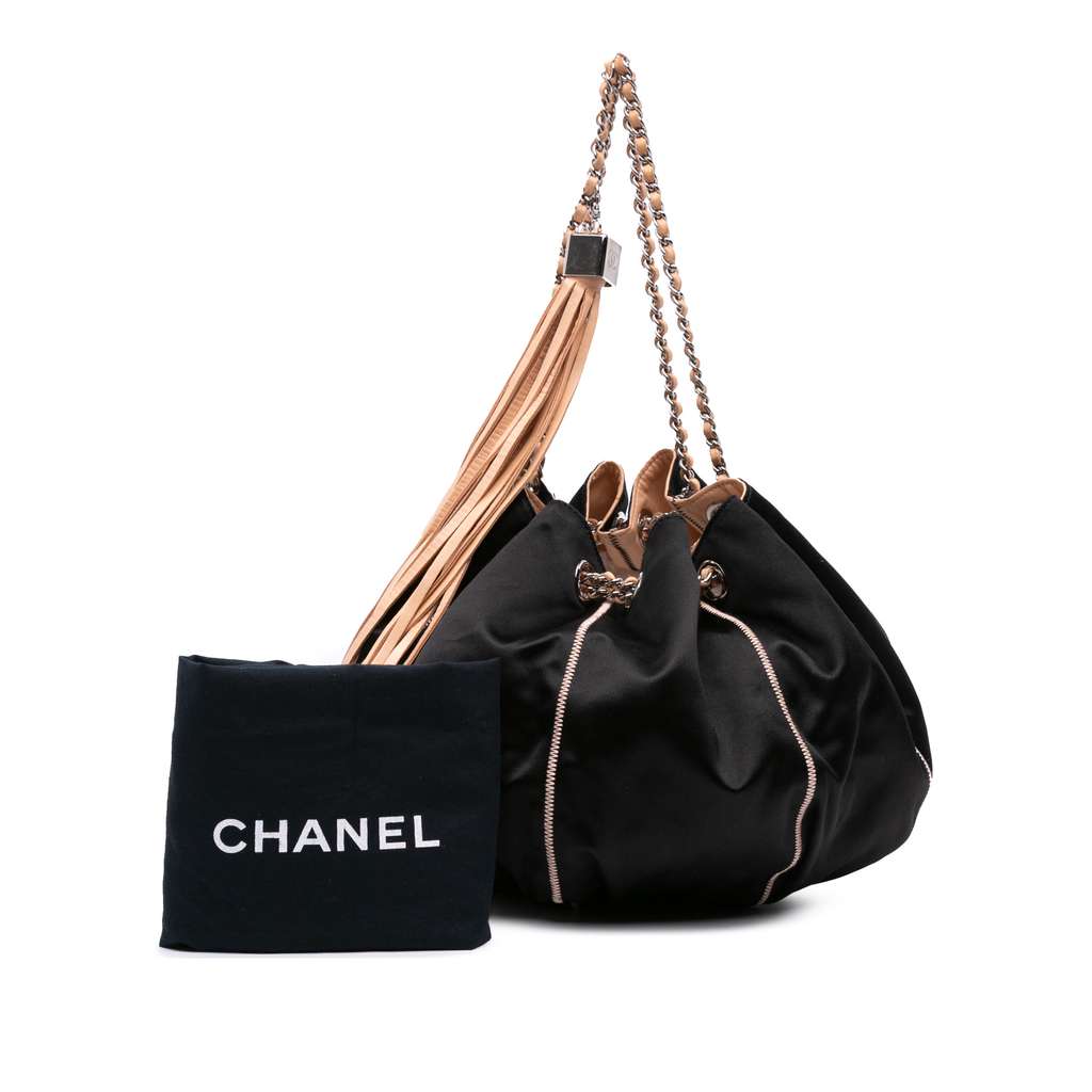 Chanel Lambskin and Satin Reversible Sac Cordon Bucket Bag - Image 10