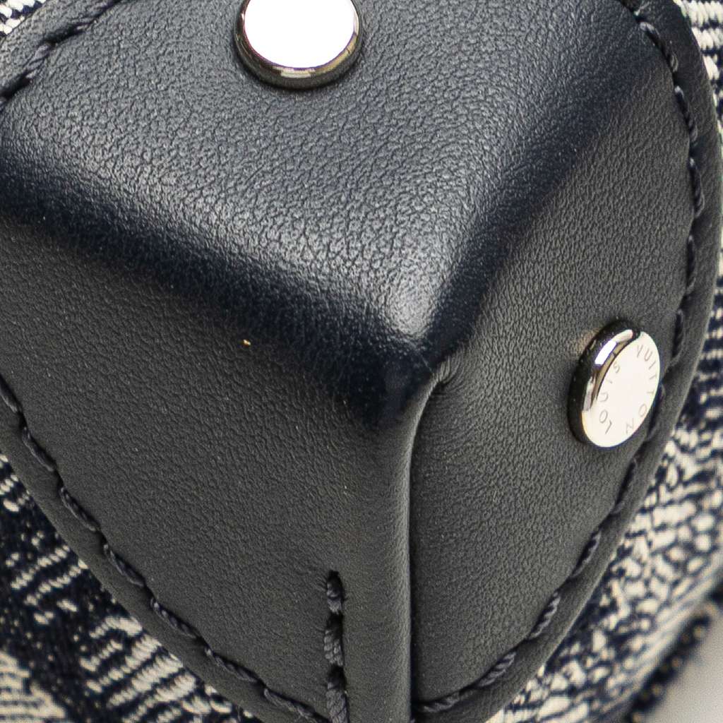 Louis Vuitton Monogram Tapestry Trunk Messenger - Detail 2