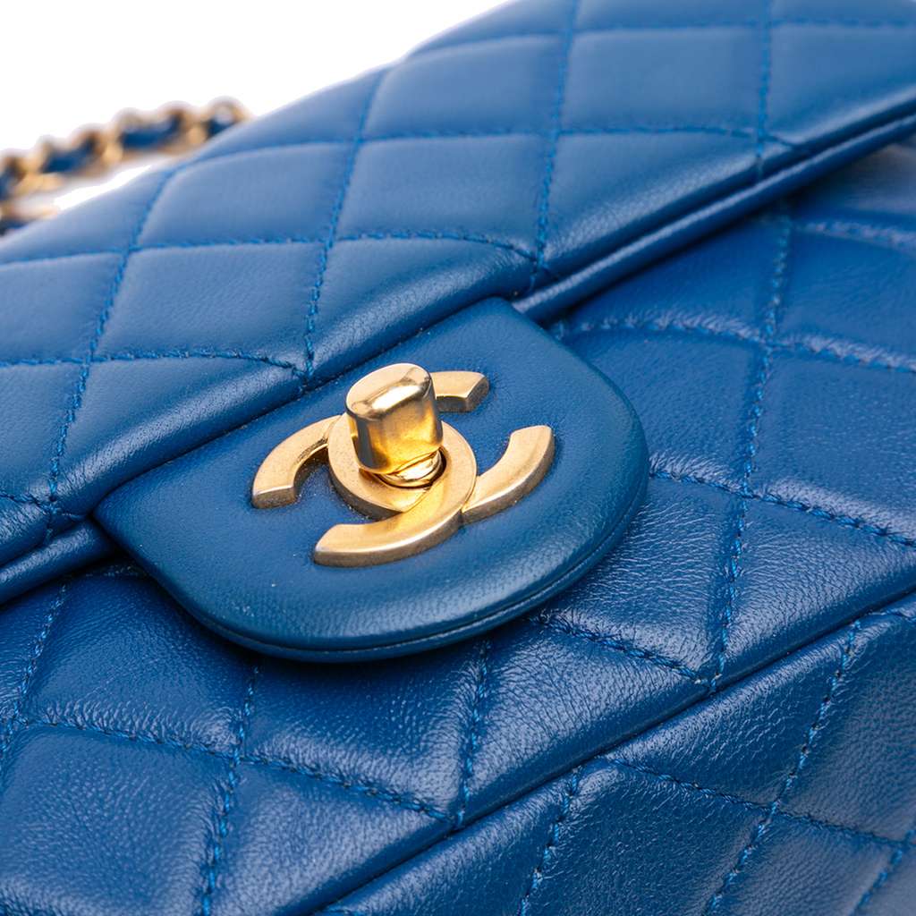 Chanel Mini Rectangular Lambskin Pearl Crush Flap - Detail 2