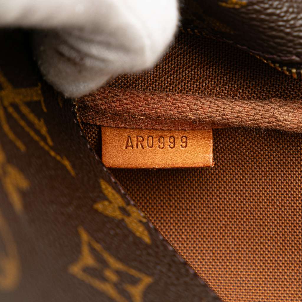 Louis Vuitton Monogram Pochette Accessoires - Detail 1