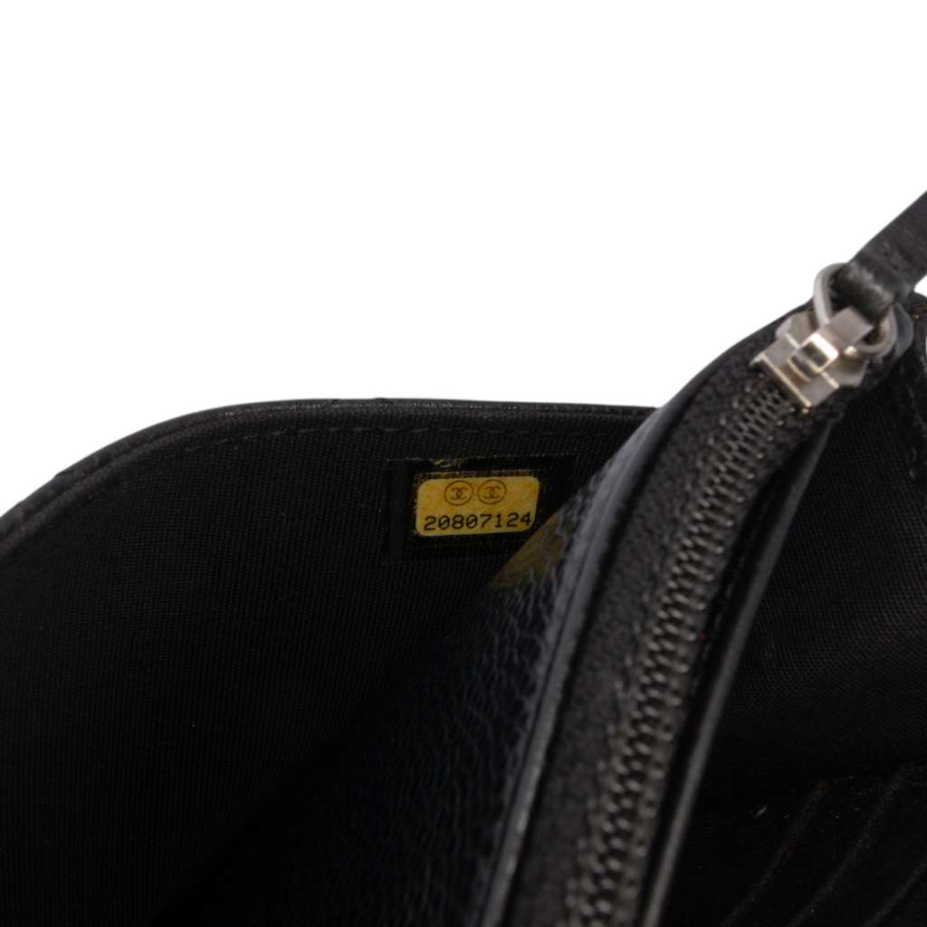 Chanel CC Quilted Caviar Wallet on Chain - Detail 1