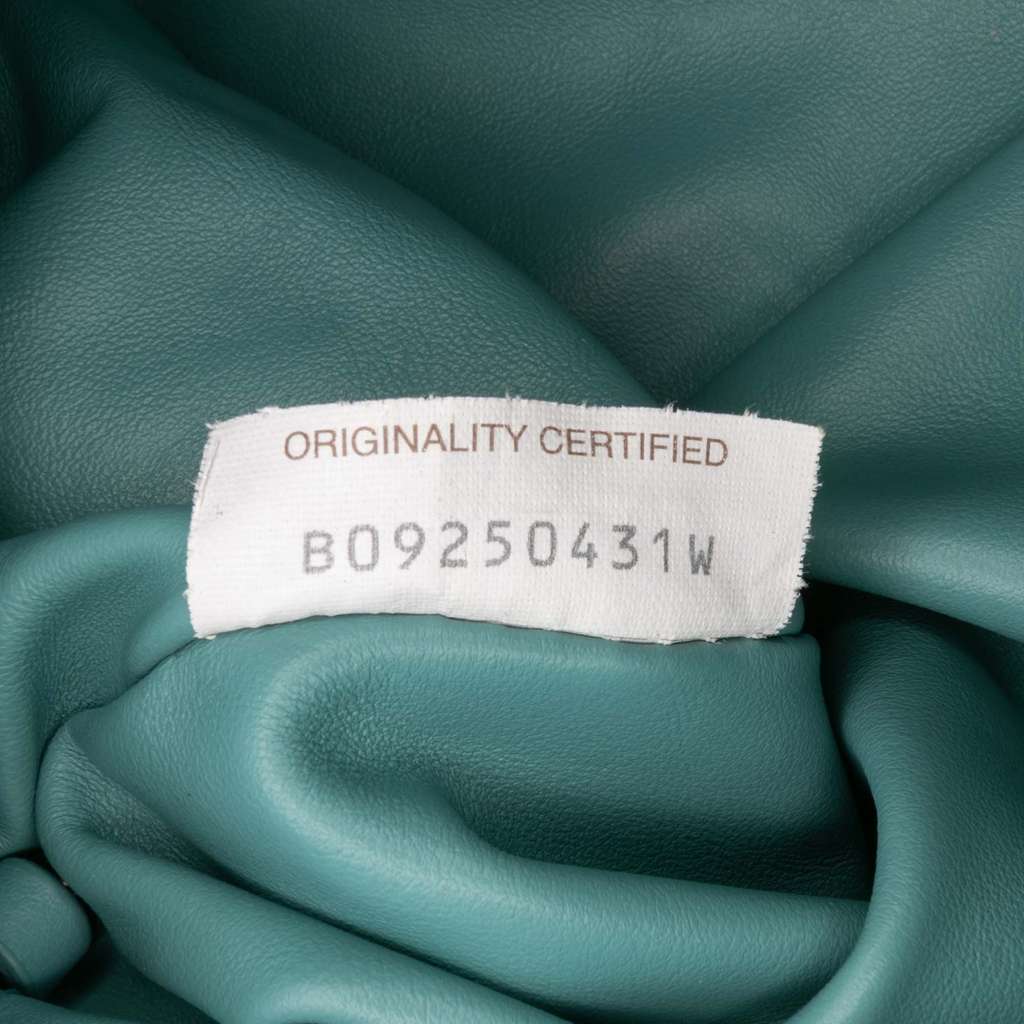 Bottega Veneta Lambskin Chain Pouch - Detail 1