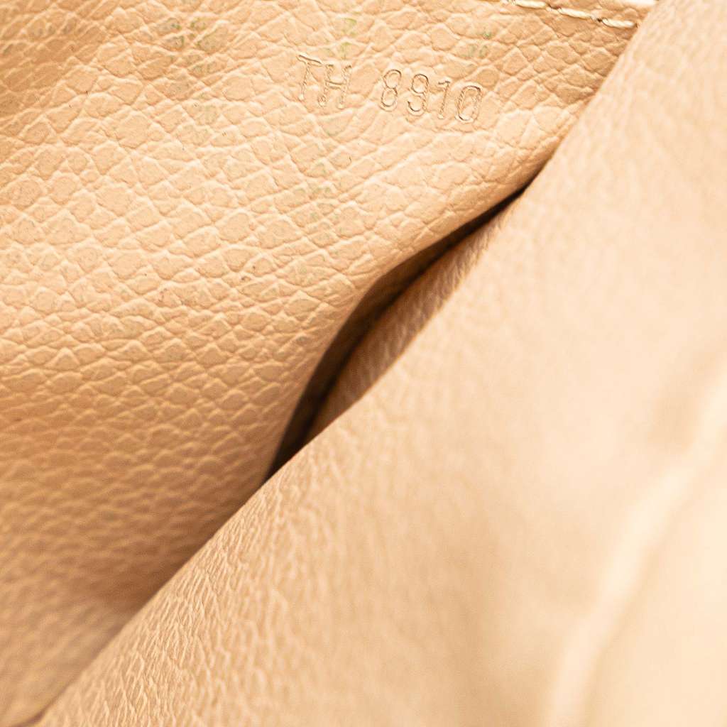 Louis Vuitton Monogram Trousse Toilette 23 - Detail 1