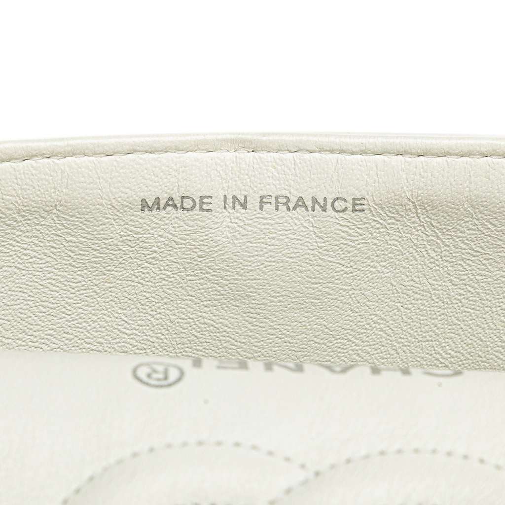 Chanel Small Classic Lambskin Double Flap - Detail 1