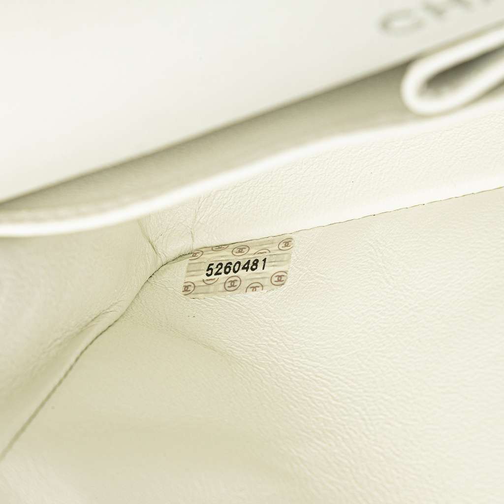 Chanel Small Classic Lambskin Double Flap - Detail 2