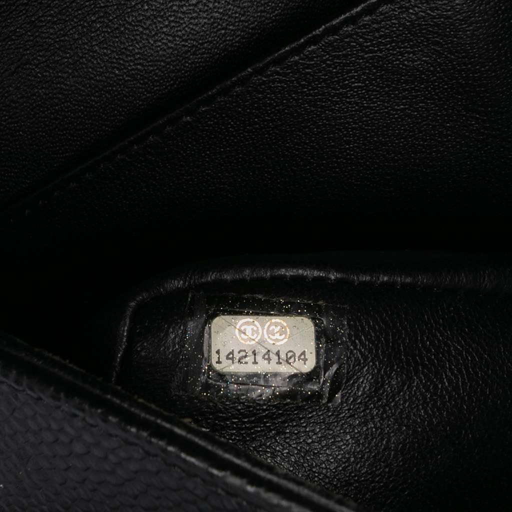 Chanel Medium Classic Caviar Double Flap - Detail 1