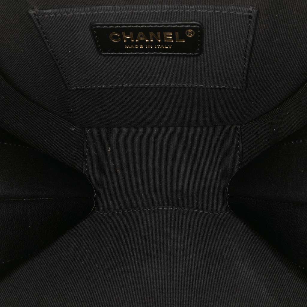 Chanel Quilted Lambskin Oval Logo Chain Top Handle Round Clutch on Chain - 4