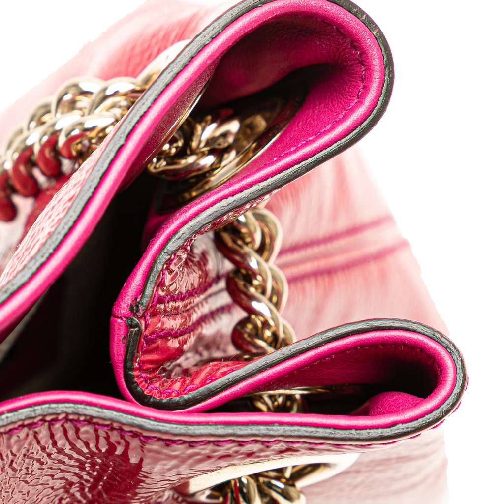 Gucci Medium Patent Soho Chain Tote - Image 10