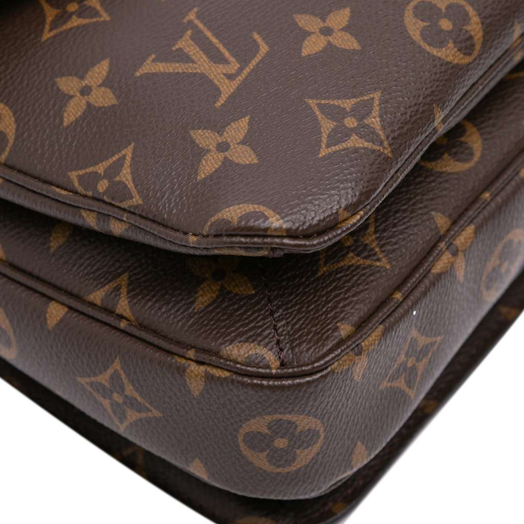 Louis Vuitton Monogram Pochette Metis - Detail 2