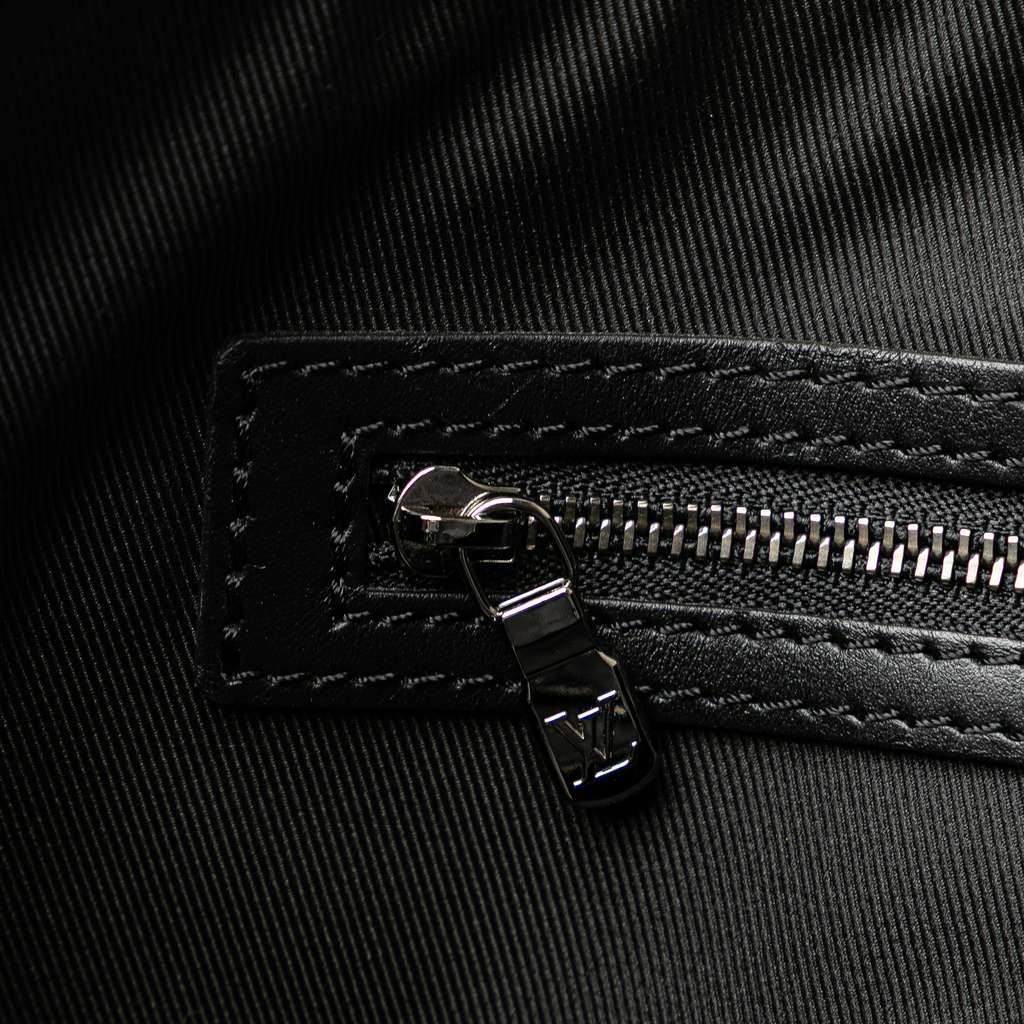 Louis Vuitton Monogram Eclipse Reverse Keepall Bandouliere 50 - Detail 1