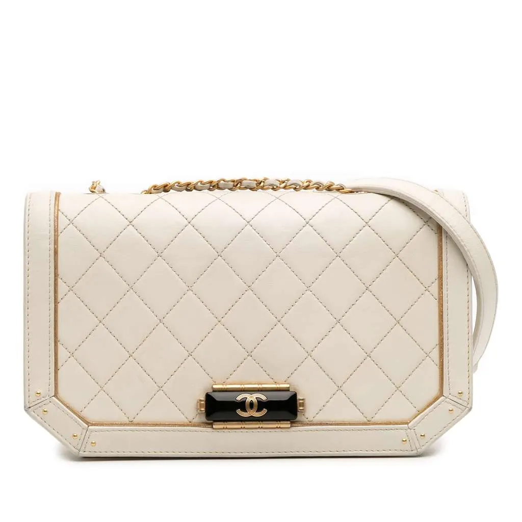 Chanel Medium Quilted Calfskin Octagon CC Clasp Flap White Leather Very good - Front View