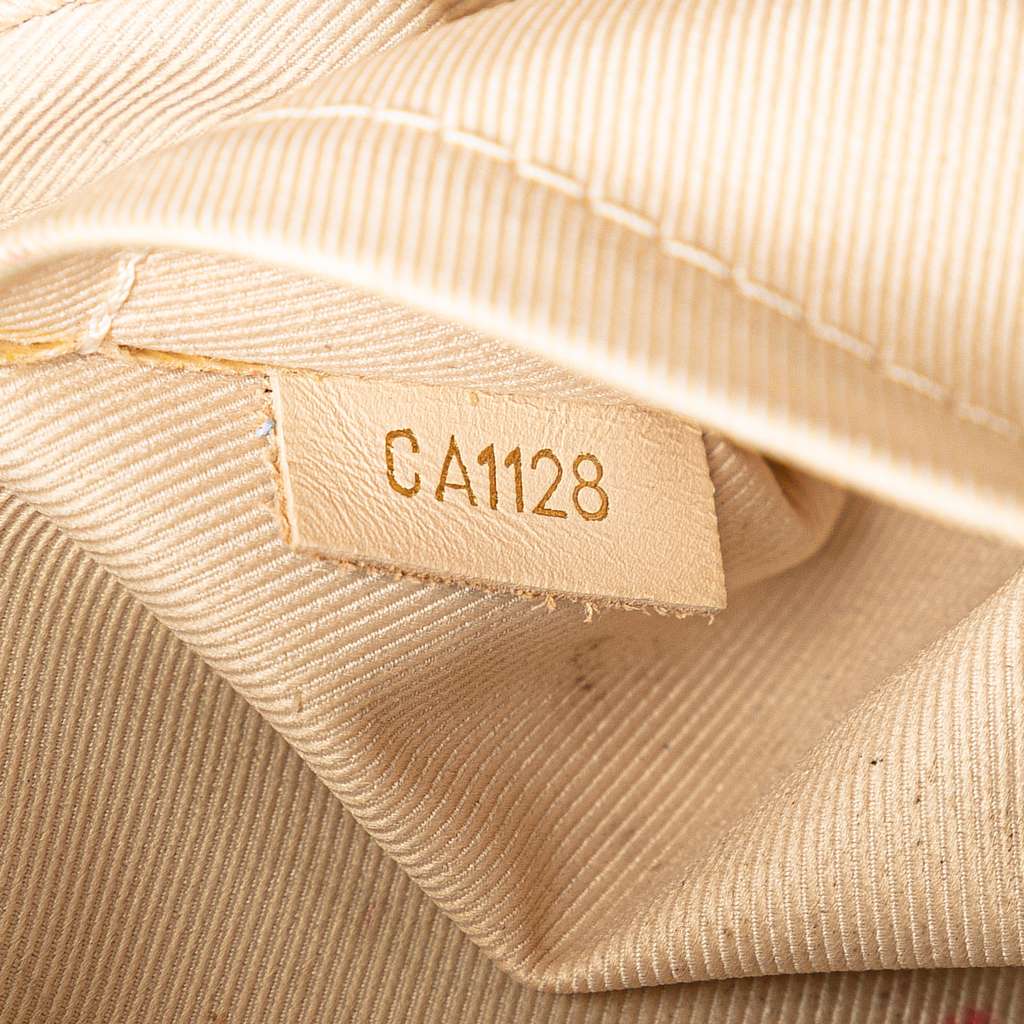 Louis Vuitton Monogram Saintonge - Detail 1