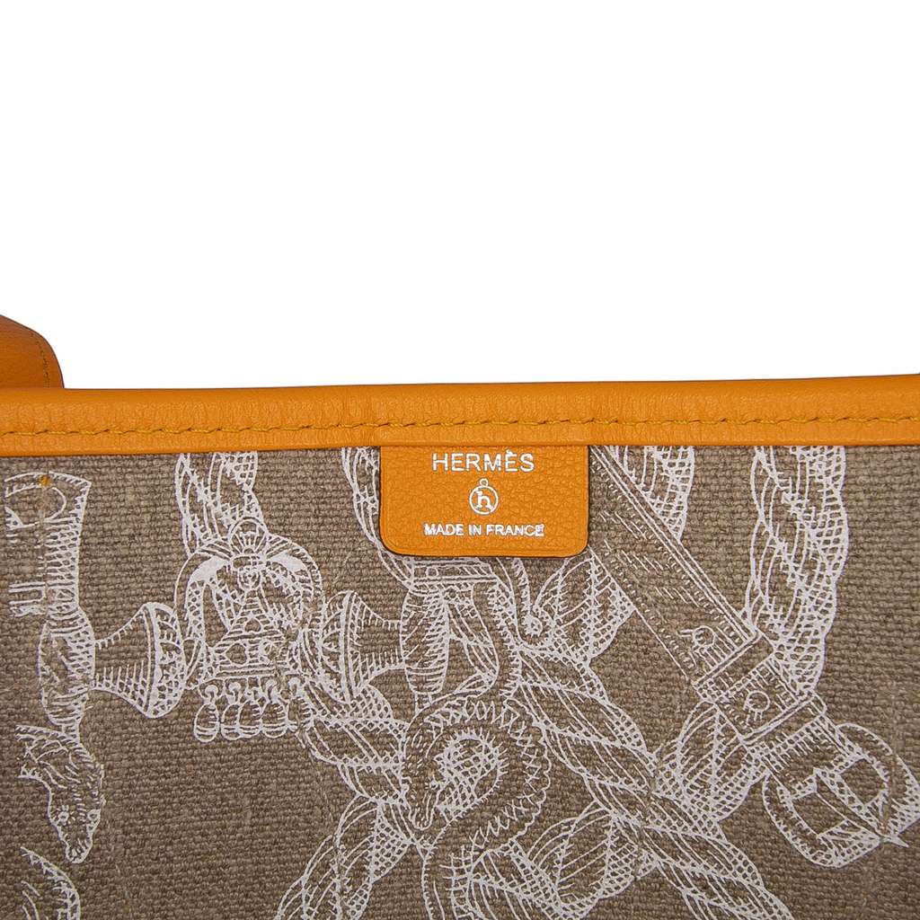 Hermès Evergrain and Toile Petit H Bell Tote - Detail 1