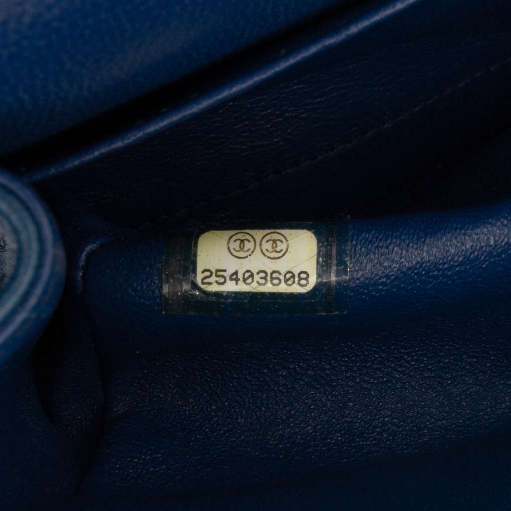 Chanel Small Classic Lambskin Double Flap - Detail 1