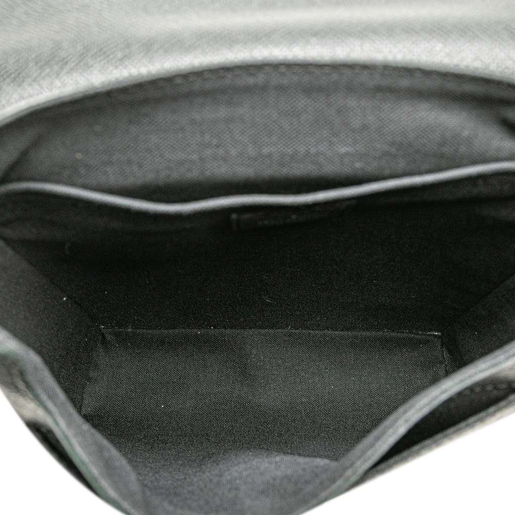 Louis Vuitton Taiga Luca - 4